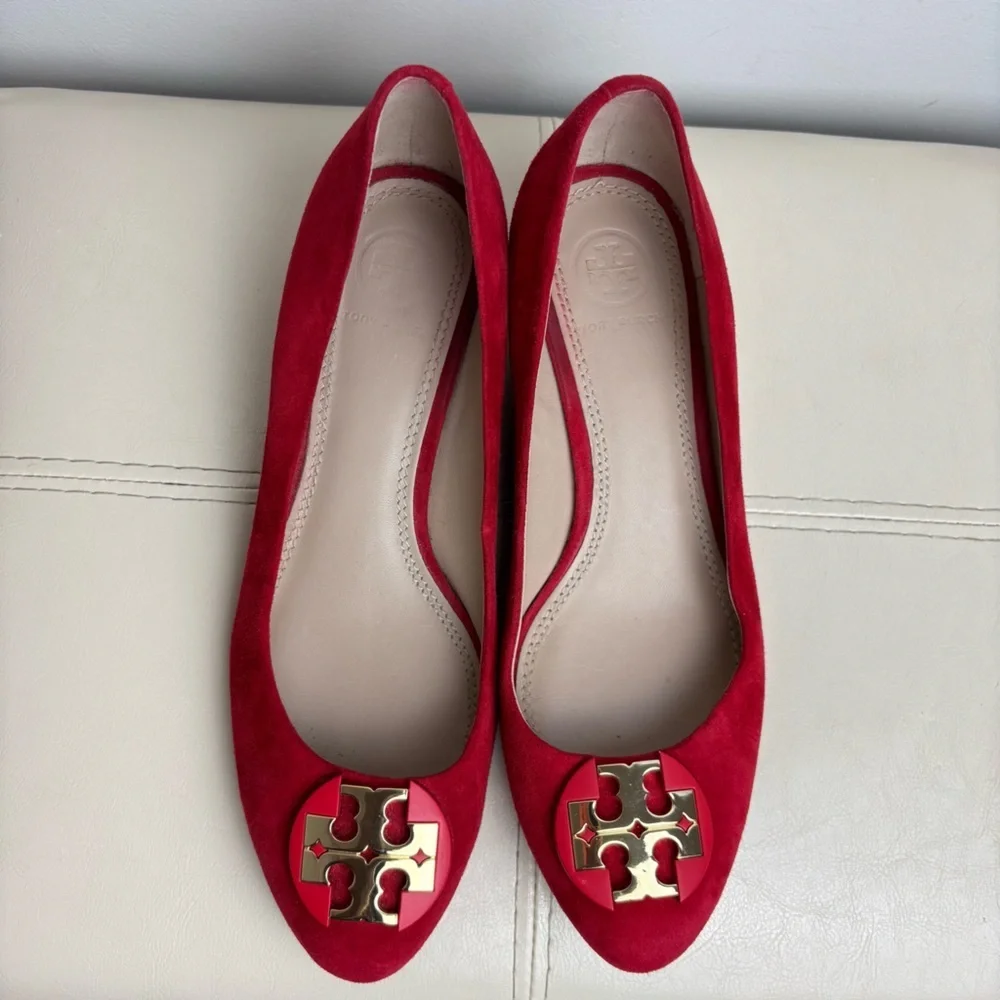 Tory Burch Luna Wedge In Red Suede with Gold Emblem Size 7.5